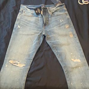 Gap distressed denim in light wash 30x30